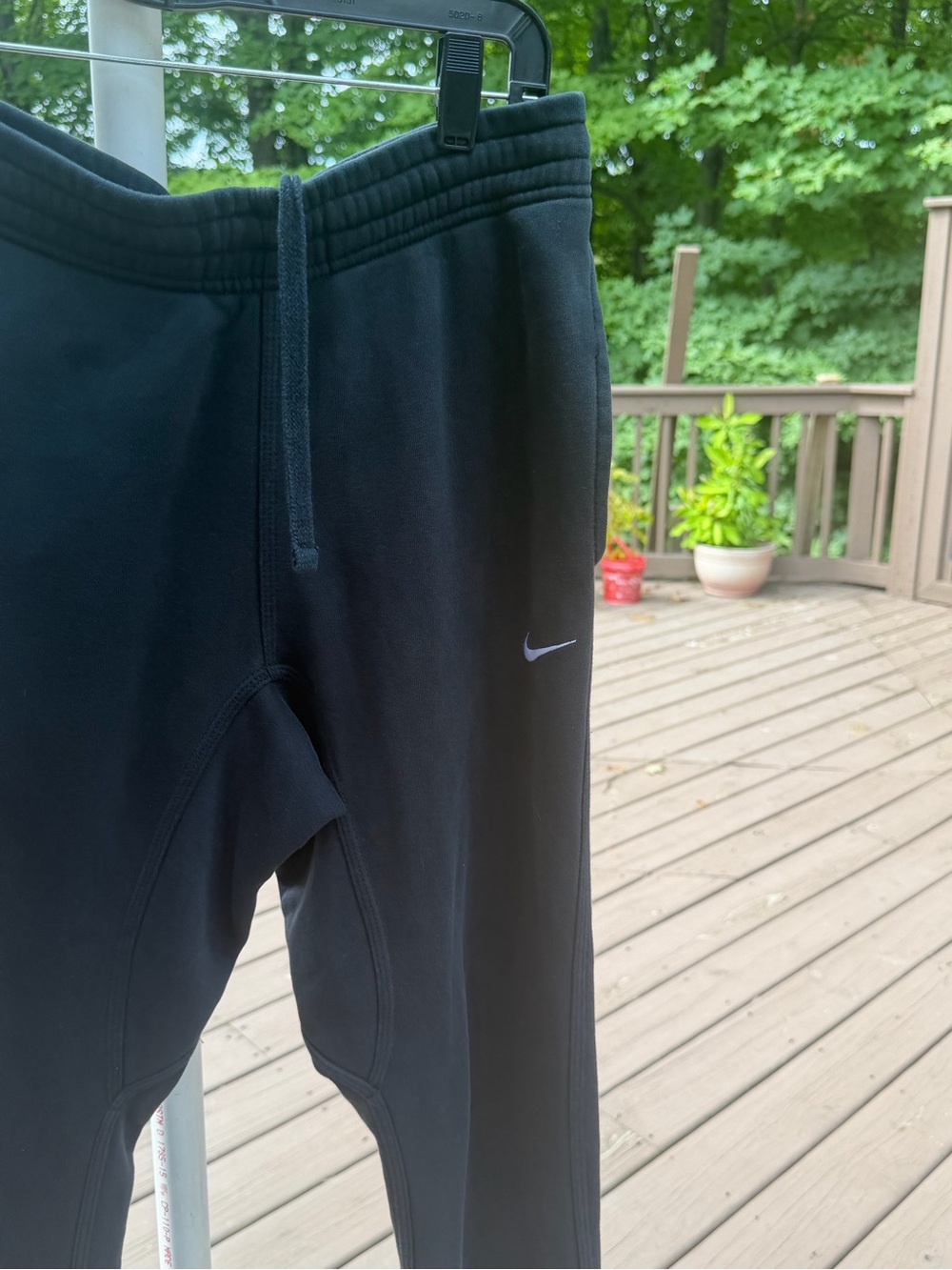 Nike  medium Black Sweatpants with Swoosh